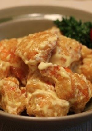 A picture of Delicious Plump Shrimp with Mayonnaise Sauce.