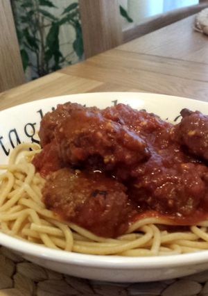 A picture of Spaghetti Meatballs.