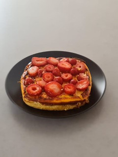 Una foto de Cheesecake de Fresas 🍓 keto sin gluten y sin azúcar 😁