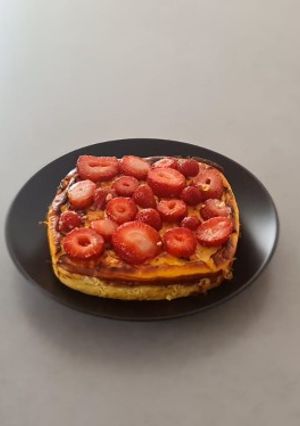 Una foto de Cheesecake de Fresas 🍓 keto sin gluten y sin azúcar 😁