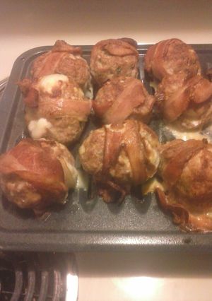 A picture of Brad's cheesey armidillo eggs.