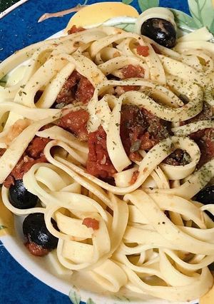 A picture of Pasta Puttanesca.