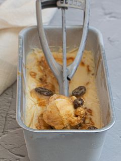 A picture of Double Rum & Raisins Ice Cream.