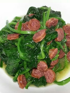 A picture of Spinach with Chinese sausage.