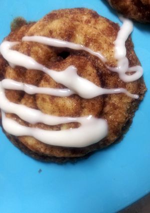A picture of Cinnamon roll cookies.