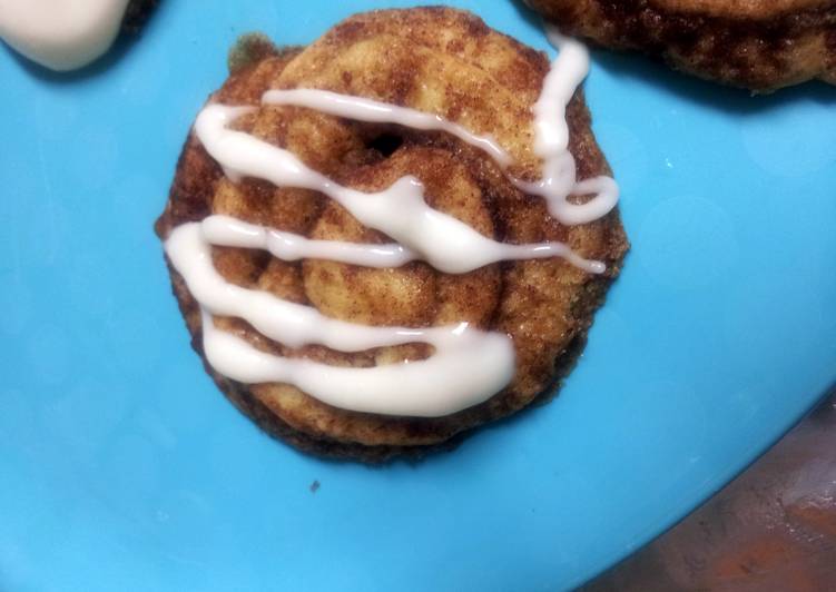 Cinnamon roll cookies