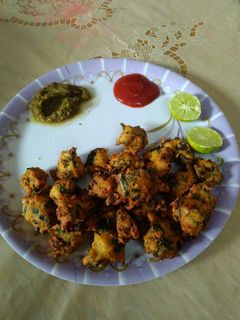 मूंग दाल के पकौड़े (Moong dal ke pakore recipe in hindi) रेसिपी मुख्य फोटो