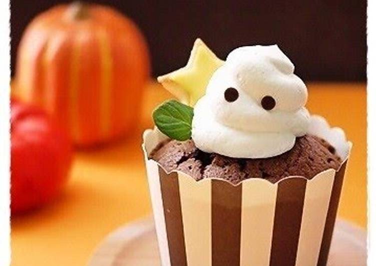 turn your cupakes into little ghosts for halloween recipe main photo