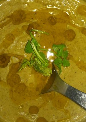 A picture of Dhaniya moongfali ki chutney.