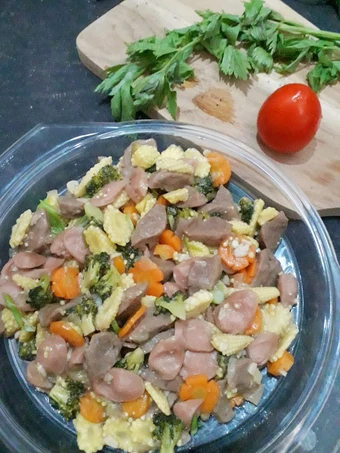 Cara Mudah Membikin Resep Capcay Bakso Sosis (14) yang Sempurna Anti Ribet, Uenak Banget