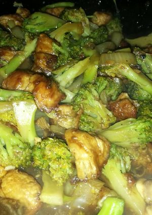 Una foto de Saltado de brócoli oriental