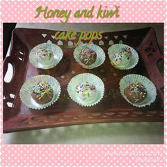 A picture of Honey Kiwi Cake Pops.