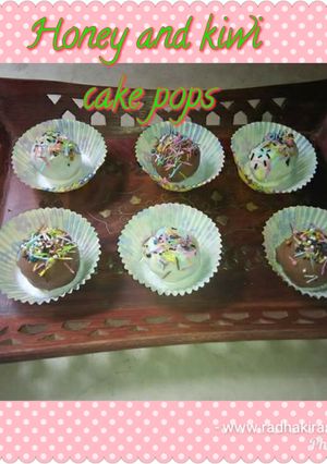 A picture of Honey Kiwi Cake Pops.