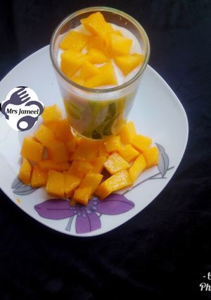 A picture of Mango nd yogurt.