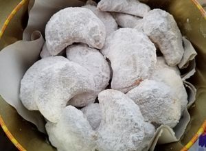 O poză a rețetei Fursecuri semilună cu nucă măcinată.