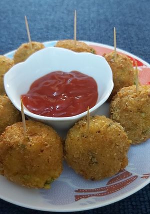 A picture of Potato lollipops.