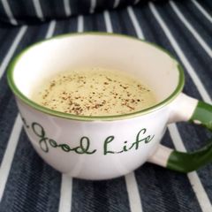 Broccoli almond soup A picture of Broccoli almond soup.
