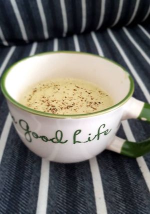 A picture of Broccoli almond soup.