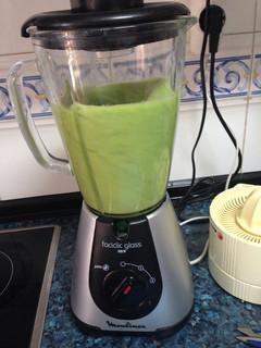 Una foto de Batido de pepino y limón