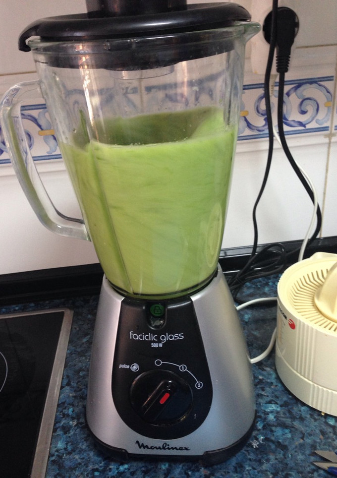 Una foto de Batido de pepino y limón