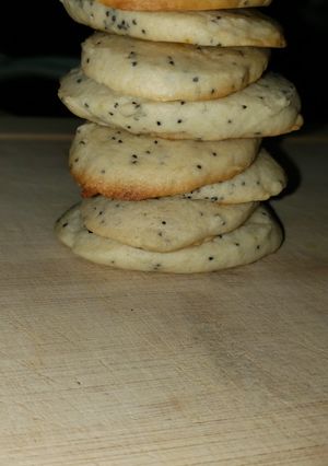 A picture of Lemon Poppyseed Sugar Cookies.
