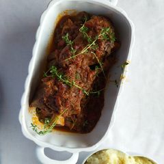 A picture of Tomato lamb shanks.