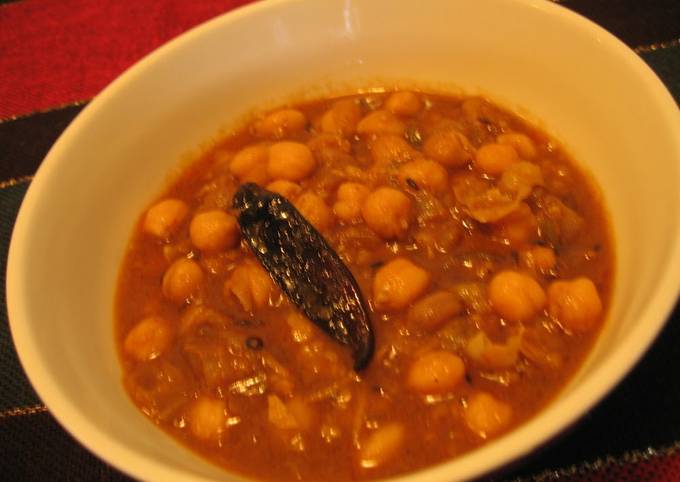 Indian Chickpea Curry: Chola