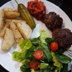 A picture of Bulgarian Fried Meatballs a.k.a Purjeni Kiufteta.
