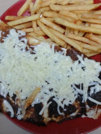 Easy Way Make My Folded Omelette with Bacon, Onion and Cheese Inside, Topped with Grated Mozzarella 😘 the Can Spoil the Tongue Tasty