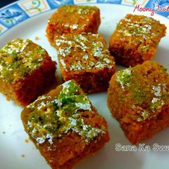 Moong dal barfi A picture of Moong dal barfi.
