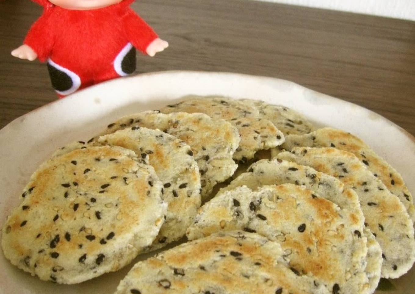 No-Fuss One-Bowl Soft Sesame Seed Rice Crackers