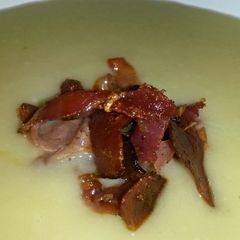 A picture of Sig's White Asparagus and Flageolet Bean Soup.