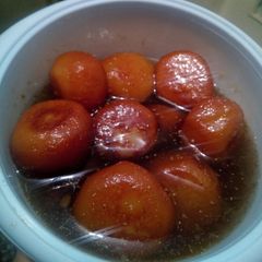 A picture of Gulab Jamun.