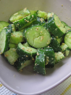 A picture of Pounded Cucumber Sprinkled with Sesame Salt.