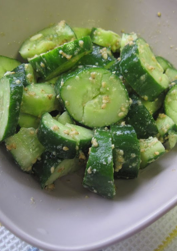 A picture of Pounded Cucumber Sprinkled with Sesame Salt.