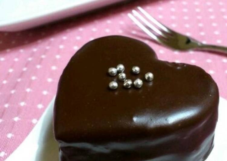 Heart-Shaped Petit Chocolate Cakes For Valentine's Day