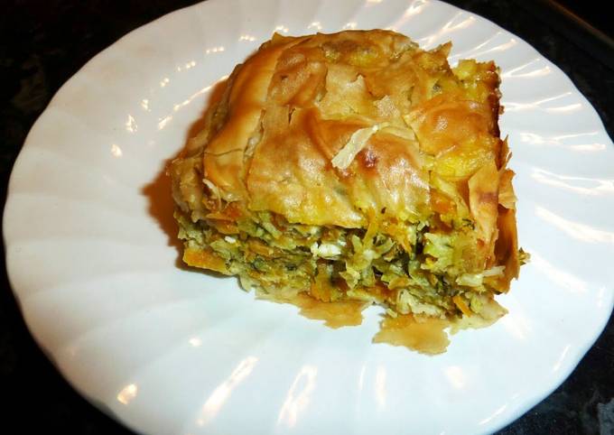 Zucchini (courgettes) close pie