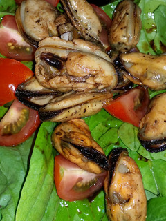 A picture of Arugula Mussels Salad.