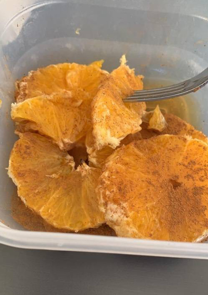 Una foto de Postre simple de naranja