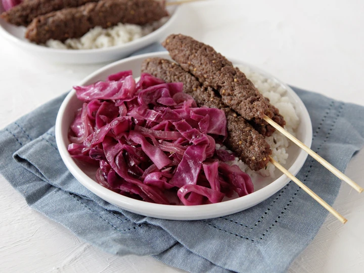 Easy Steps to Prepare Beef Kebabs with Sautéed Red Cabbage and Rice with Fresh Thyme the Delicious You can take Joss in your mouth
