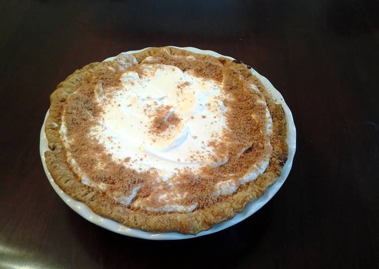 Creamy Custard Pumpkin Pie