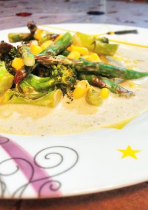 A picture of Asparagus and broccoli.