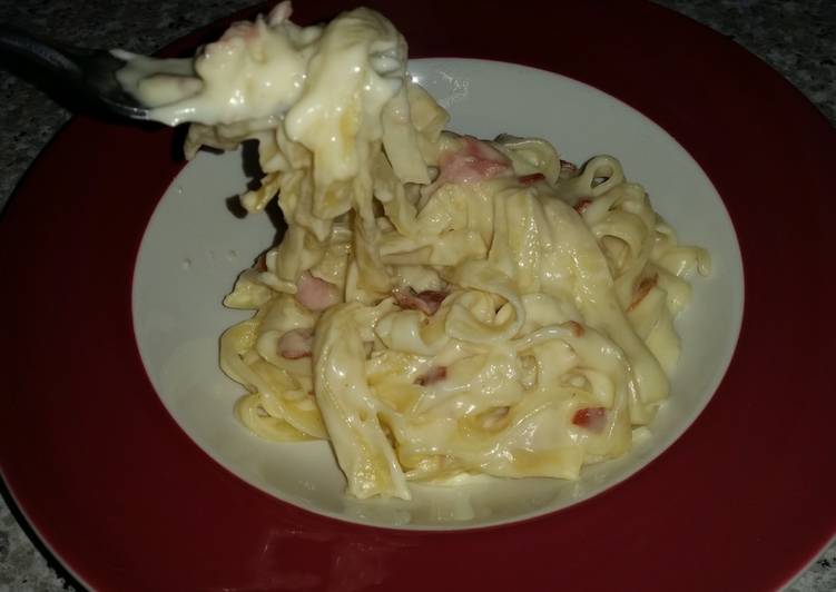 Recipe of Quick Pasta whith chesee and bacon