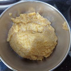 A picture of Besan halwa.