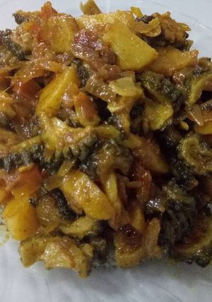 A picture of Khate meethe aloo karele.