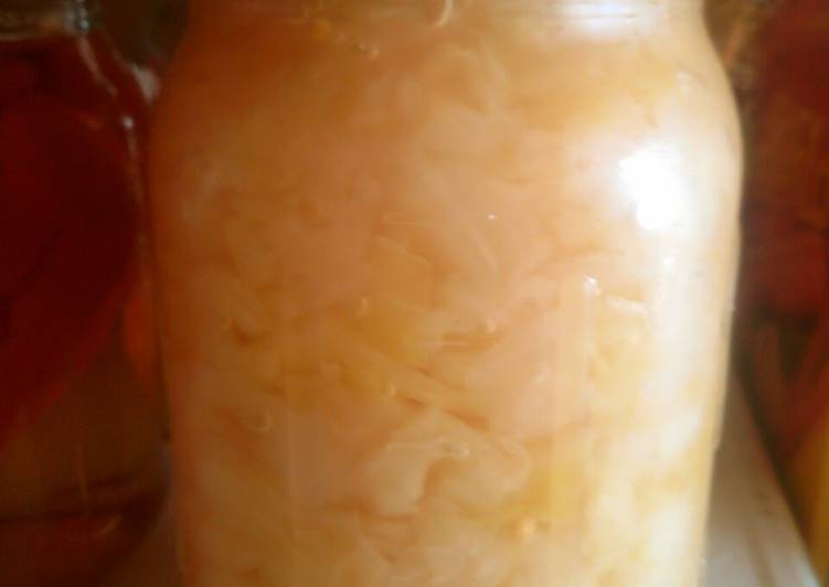 Step-by-Step Guide to Make Homemade Homemade Sauerkraut (no crock required)