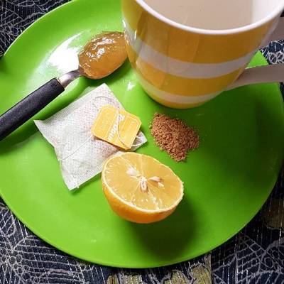 Té jengibre, manzanilla, limón y miel Receta de Silvi - Cookpad