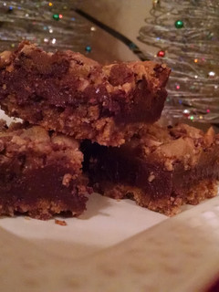 A picture of Fudgy Chocolate Chip Toffee Bars.