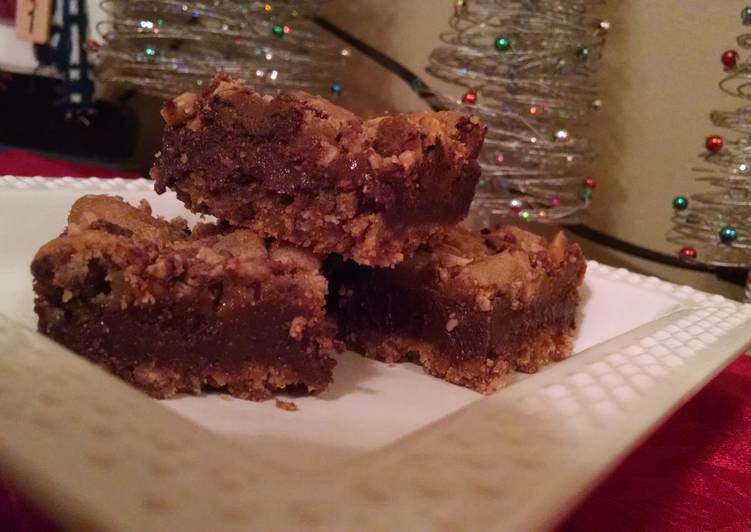 Fudgy Chocolate Chip Toffee Bars