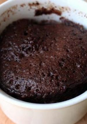 A picture of Vegan cake in mug.